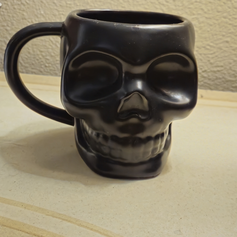 Black Skull Mug